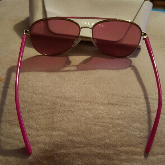 Micheal Kors sunglasses  with case - Picture 2 of 3