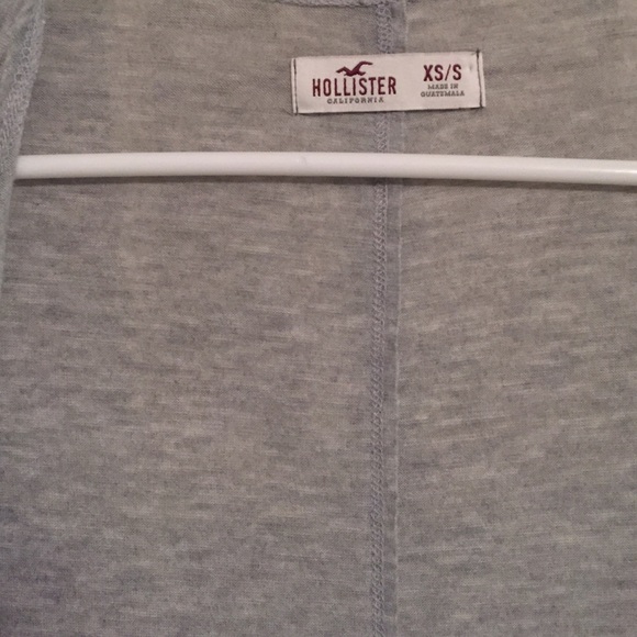 Hollister sweater - Picture 2 of 4