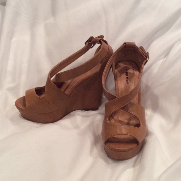 Camel brown strappy wedge sandals