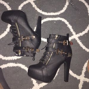 Black look alike LITAS