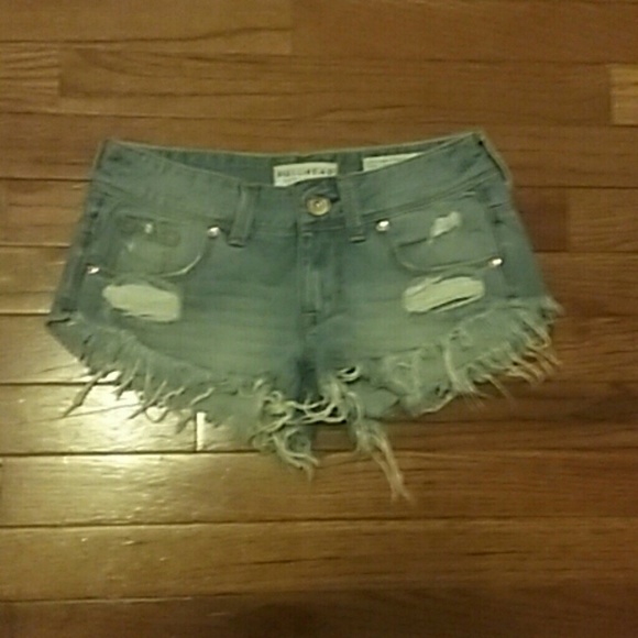 Bullhead denim extreme fray hem shorts