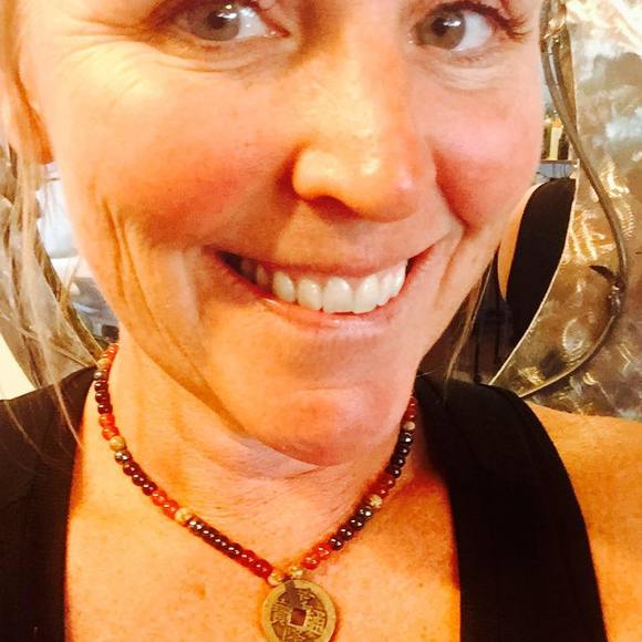 Meet your Posher, Jennifer - Picture 1 of 1