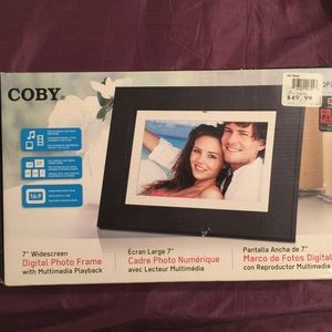 ❌Sold❌Coby 7" Widescreen Digital Photo Frame