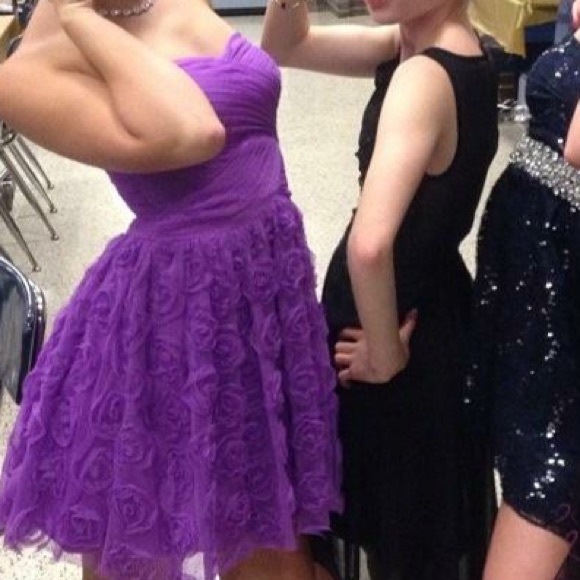 Homecoming dress - Picture 2 of 4