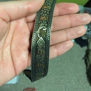 Topshop choker. Used twice. Gold fabric.