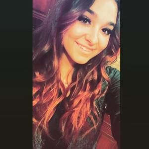 Meet your Posher, Dominique