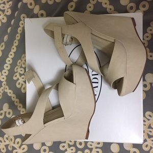 Steve Madden wedges size 7