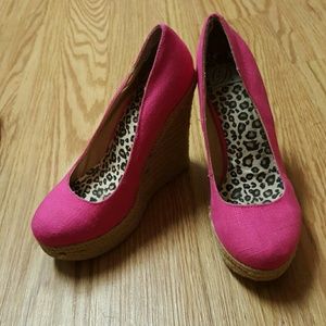 Pink close toe wedges
