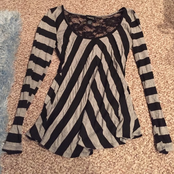 Lace back long sleeve tee