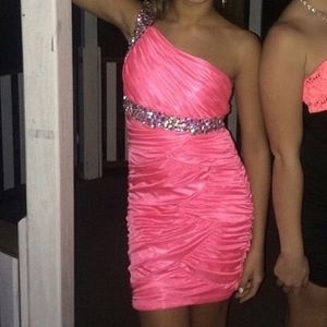 Right homecoming or banquet dress