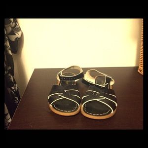 Black Saltwater Sandals