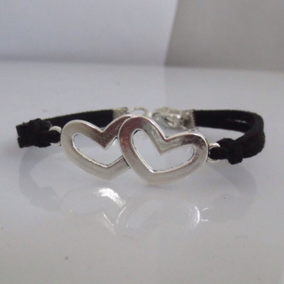 Jewelry - Double heart bracelet ✨2 available✨