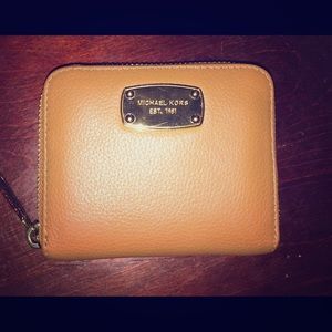 Michael Kors Jet Small Zip Around Wallet