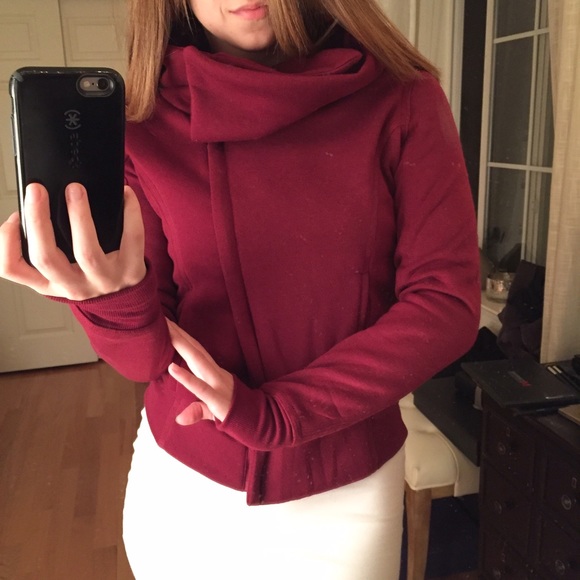 •SALE• Maroon jacket - Picture 3 of 4