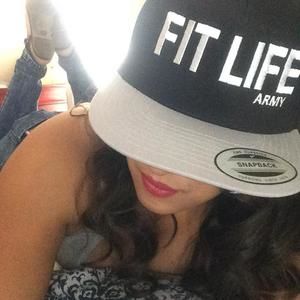 Meet your Posher, Miriam