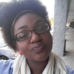 Meet your Posher, Carlisha