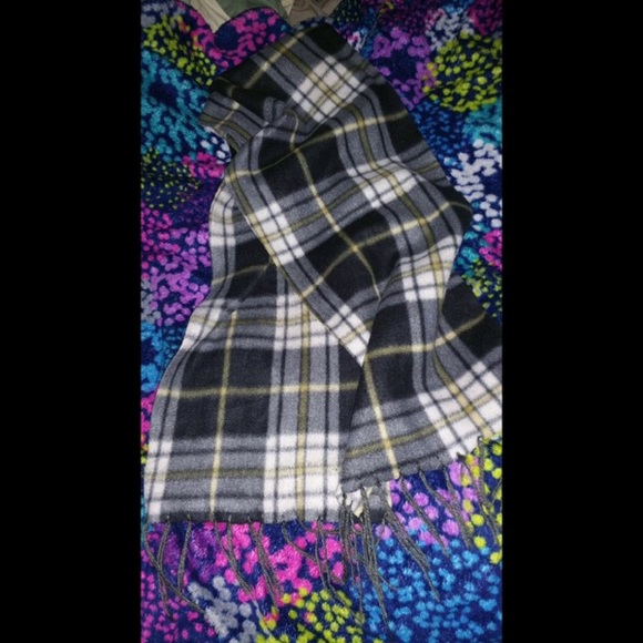 Plaid Scarf - Picture 1 of 1