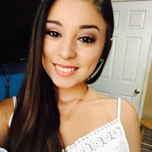 Meet your Posher, Alexia