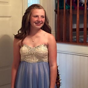 Meet your Posher, Alexis