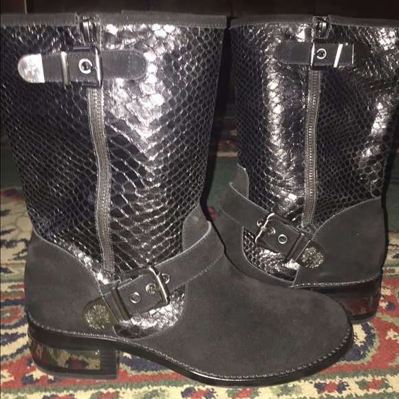 Vince Camuto Boots size 9 1/2 m only worn twice.