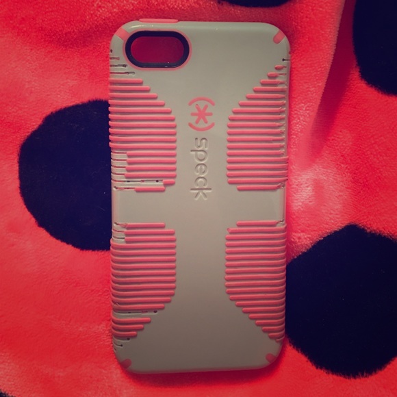 Gray and pink Speck iPhone 5/5s case