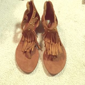 NWOT. Cushion Walk by Avon Sandals