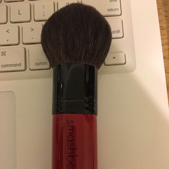 Smashbox face and body brush 19