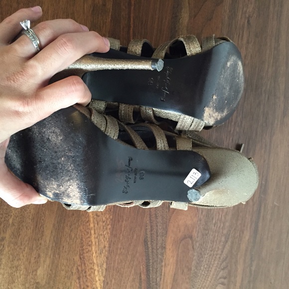 ❌SOLD❌Elizabeth & James suede caged heels - Picture 4 of 4