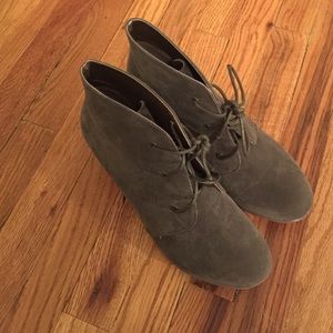 Wedged lace up booties!