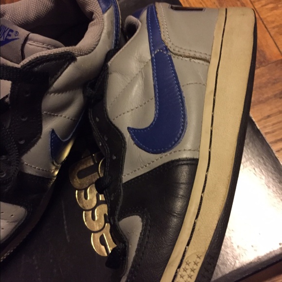 Nike's - Picture 2 of 3