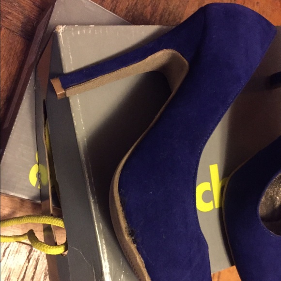 Heels - Picture 2 of 3