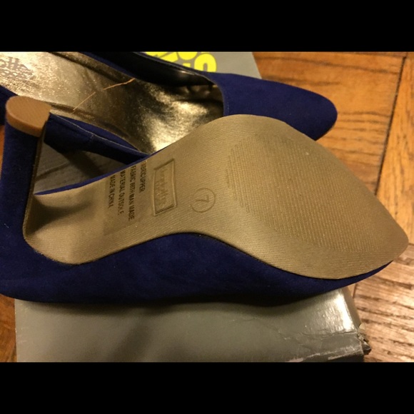 Heels - Picture 3 of 3
