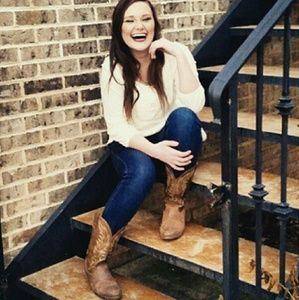 Meet your Posher, Bethany