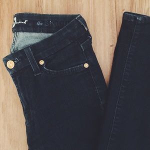 7 for All Mankind Dark Wash Skinny Jeans 🍑