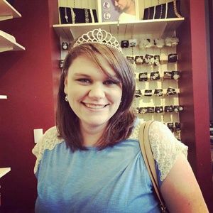 Meet your Posher, Amanda