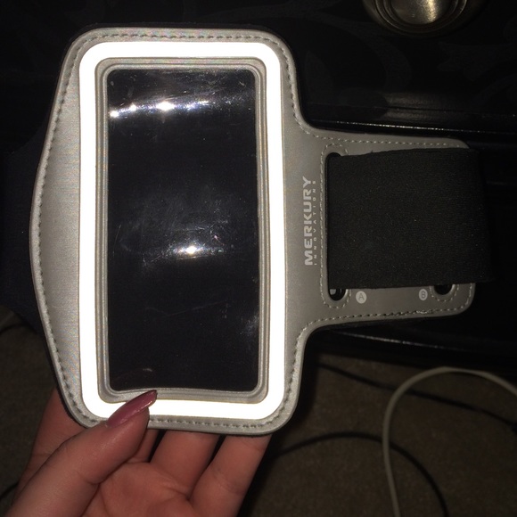 iPhone arm band