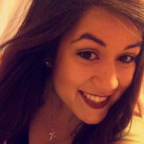 Meet your Posher, Raisa - Picture 1 of 1