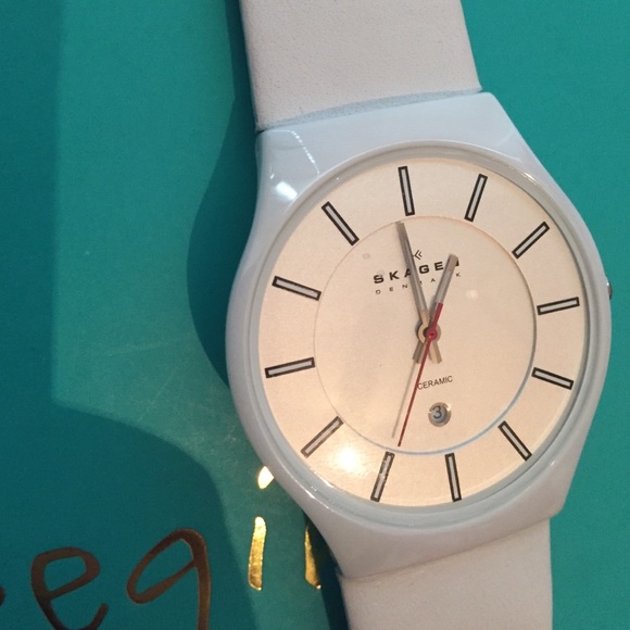 Skagen Accessories - White women's Skagen watch⌚️⌚️🎀🎊