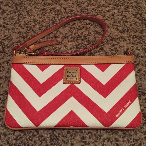 Dooney & Bourke Chevron Slim Wristlet