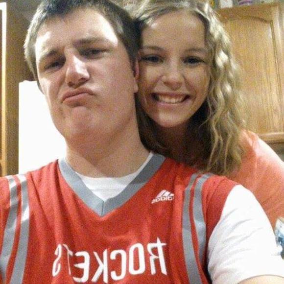 Meet your Posher, Aubree - Picture 1 of 1