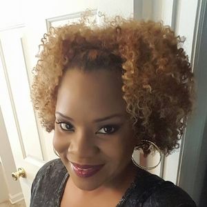 Meet your Posher, Aisha