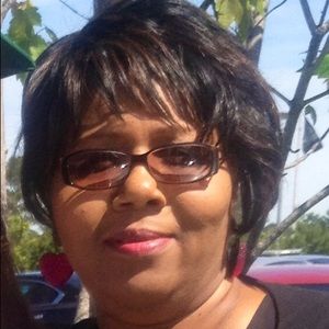 Meet your Posher, Cynthia