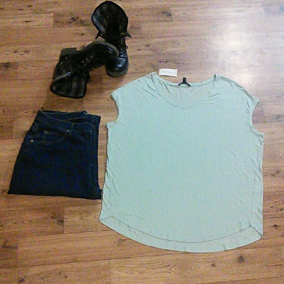 NWT     Banana Republic Top   Size ~ L
