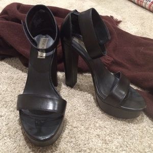 Black Steve Madden ankle strap pumps 9m