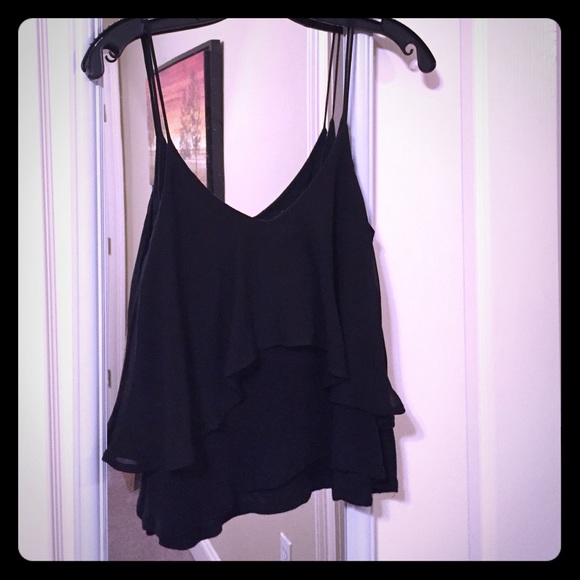 Black flowy cropped tank - Picture 1 of 4