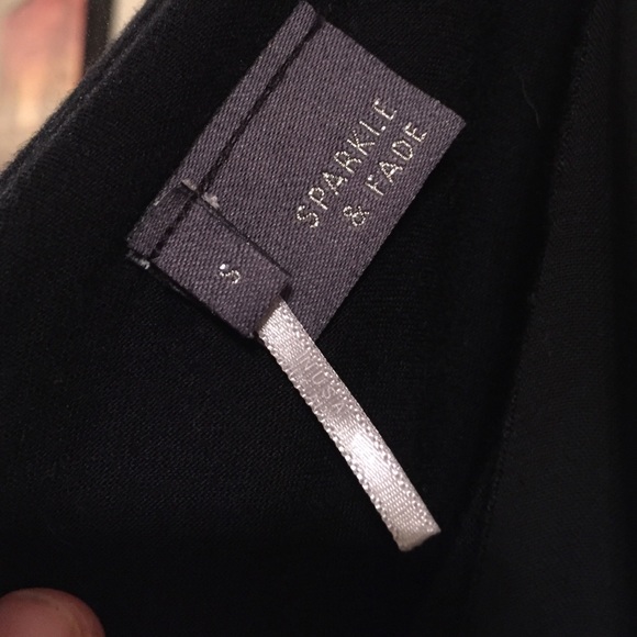 Black flowy cropped tank - Picture 4 of 4