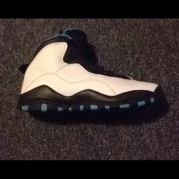 Bought them for 400$ on eBay worn 6 times - Picture 2 of 2