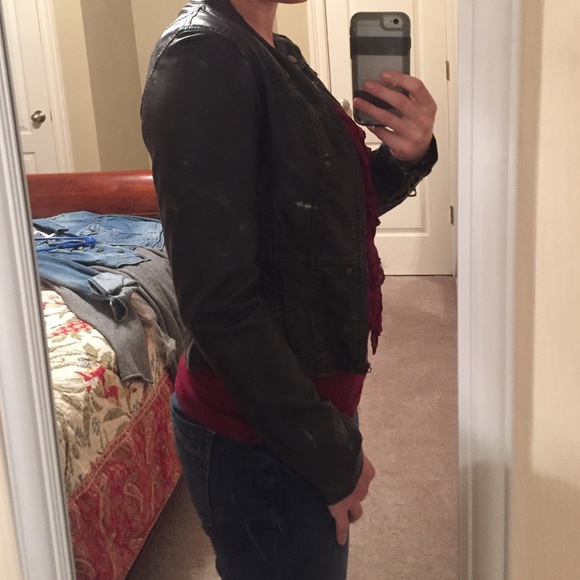 Black leather jacket - Picture 2 of 3