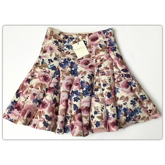 LC Lauren Conrad Dresses & Skirts - 🌼LC Lauren Conrad Runway Scuba skirt