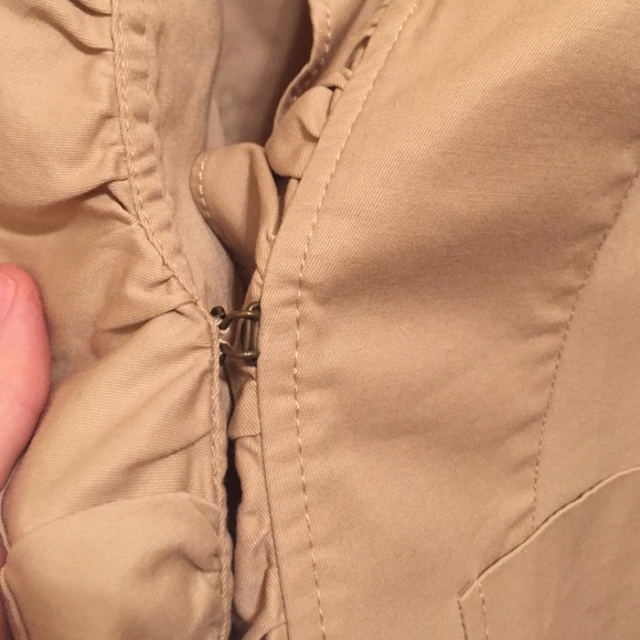 Khaki ruffle blazer - Picture 3 of 4